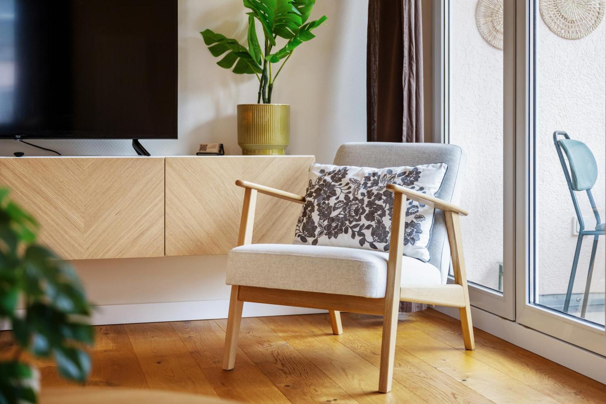 Edler Wohnraum Schwanenteich-Oase Mit Balkon, Kaffeevollautomat, Lift & Parkplatz Apartment Zwickau Luaran gambar