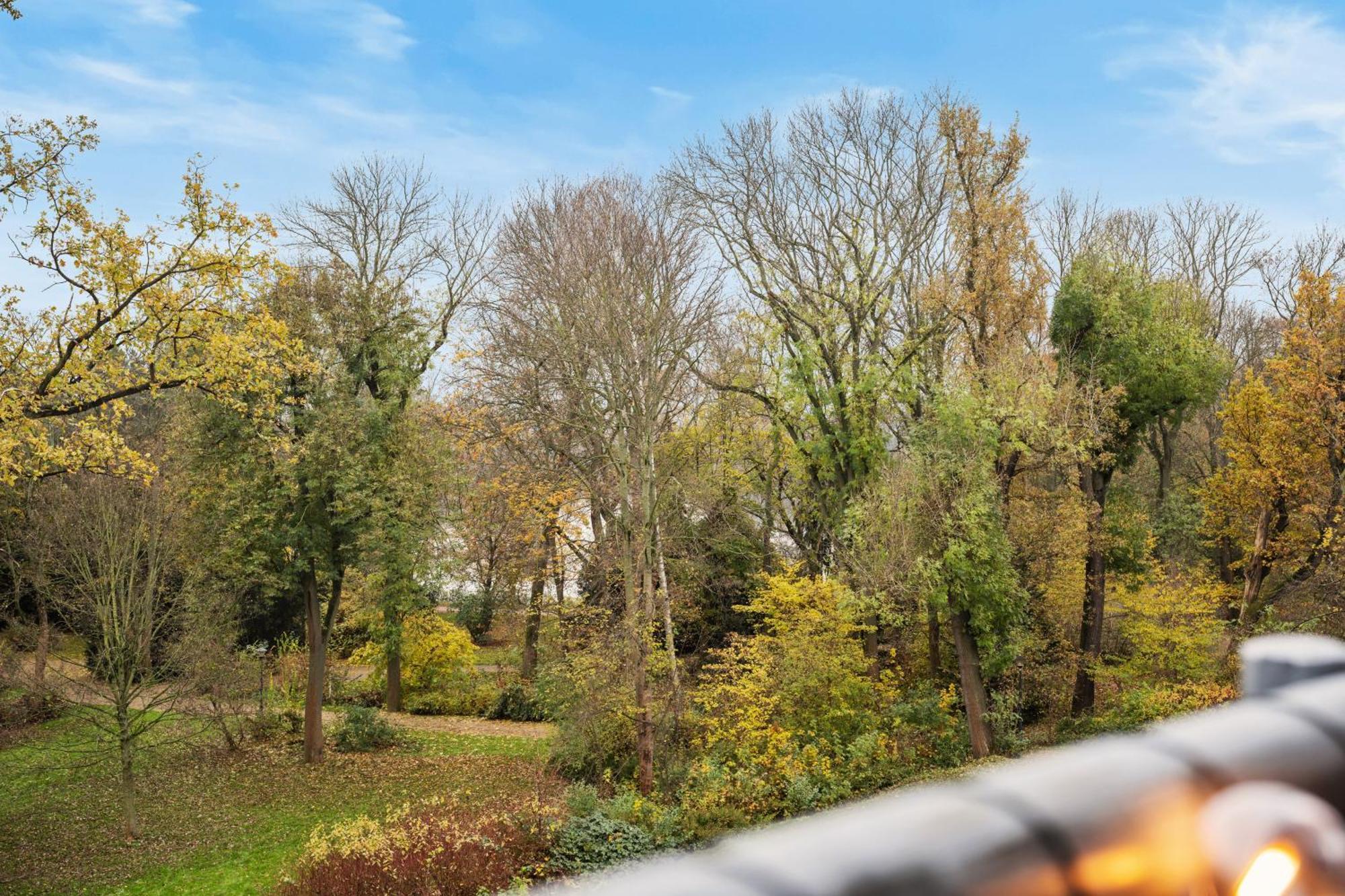 Edler Wohnraum Schwanenteich-Oase Mit Balkon, Kaffeevollautomat, Lift & Parkplatz Apartment Zwickau Luaran gambar