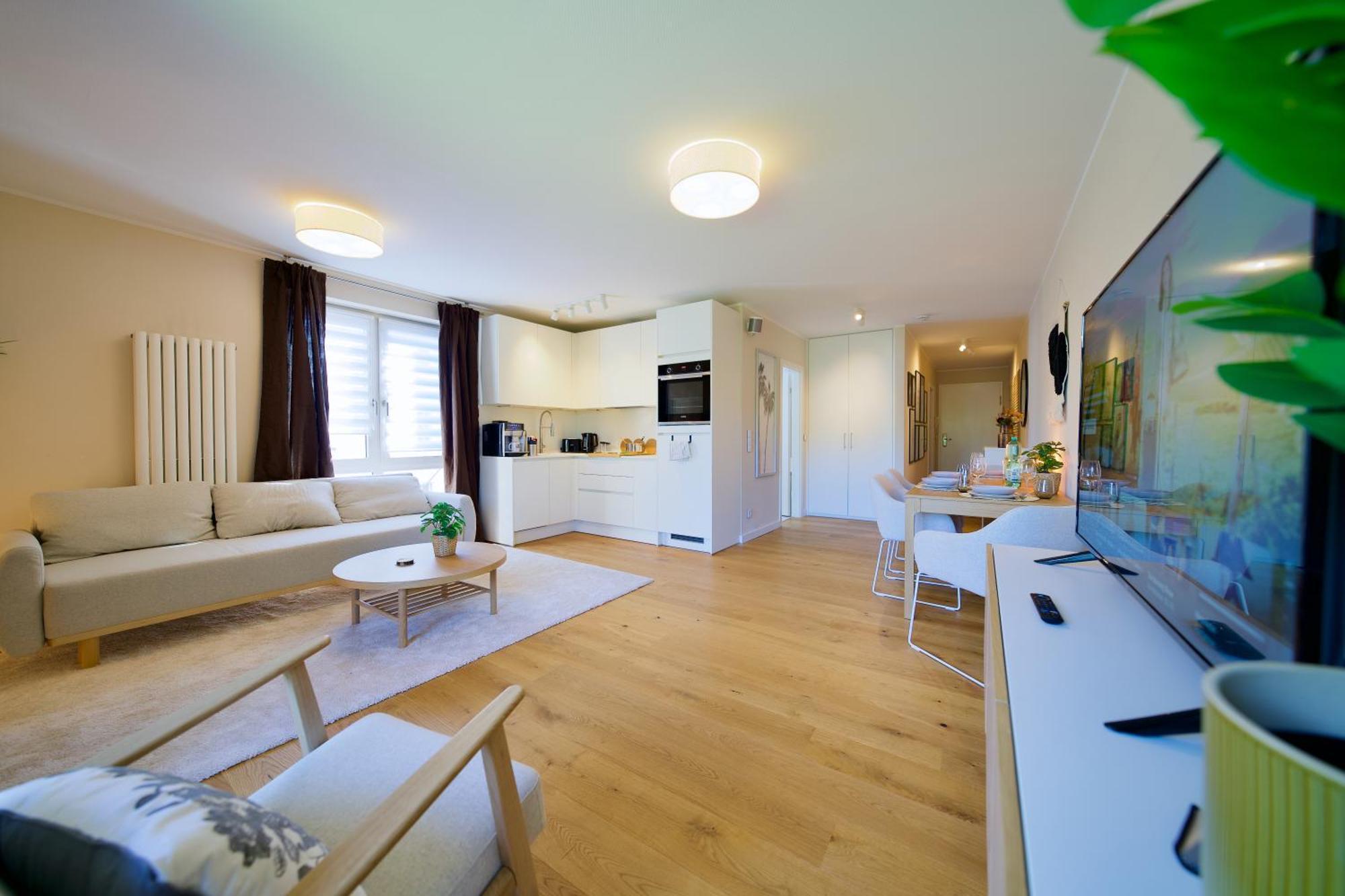 Edler Wohnraum Schwanenteich-Oase Mit Balkon, Kaffeevollautomat, Lift & Parkplatz Apartment Zwickau Luaran gambar