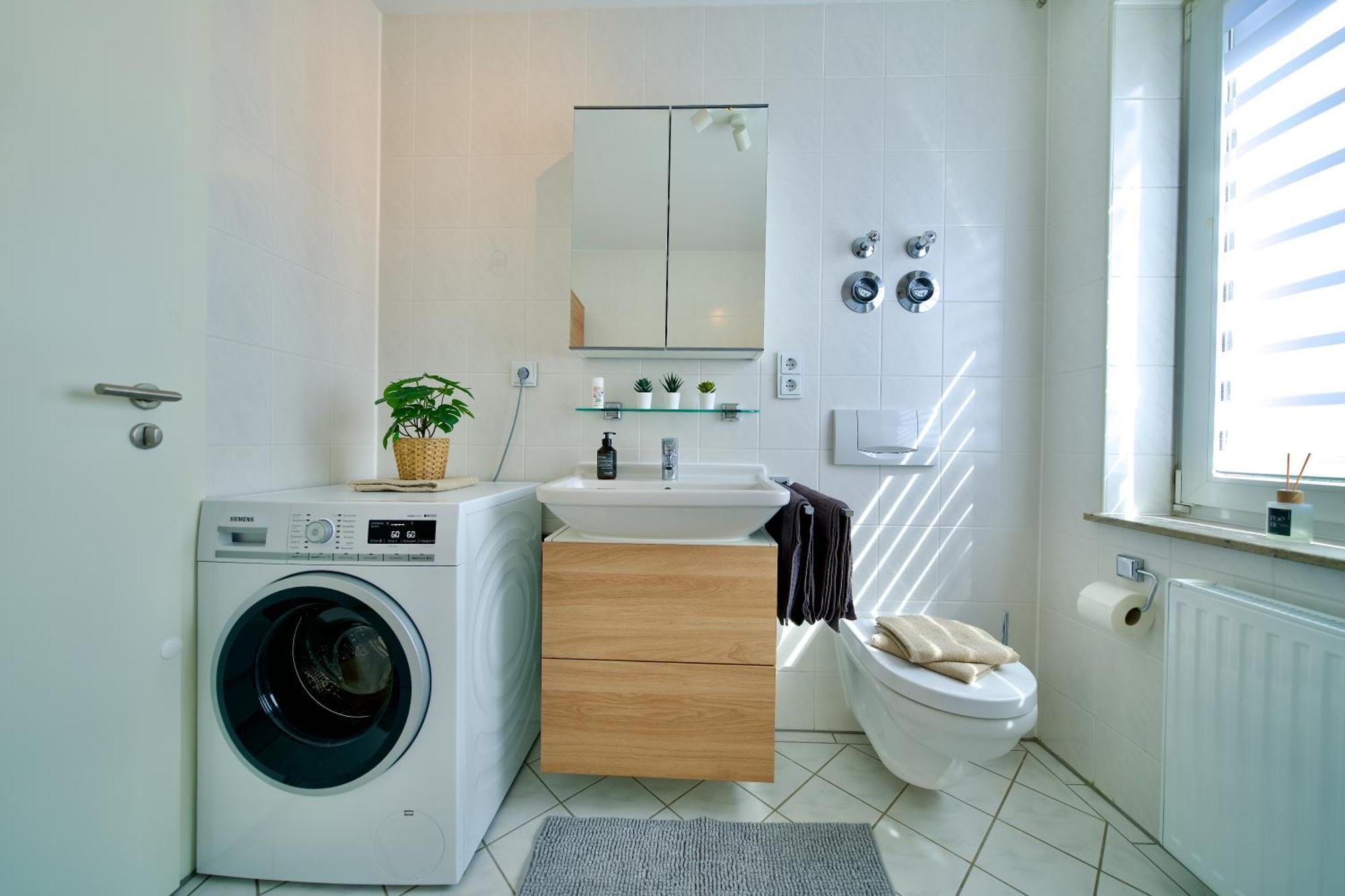 Edler Wohnraum Schwanenteich-Oase Mit Balkon, Kaffeevollautomat, Lift & Parkplatz Apartment Zwickau Luaran gambar