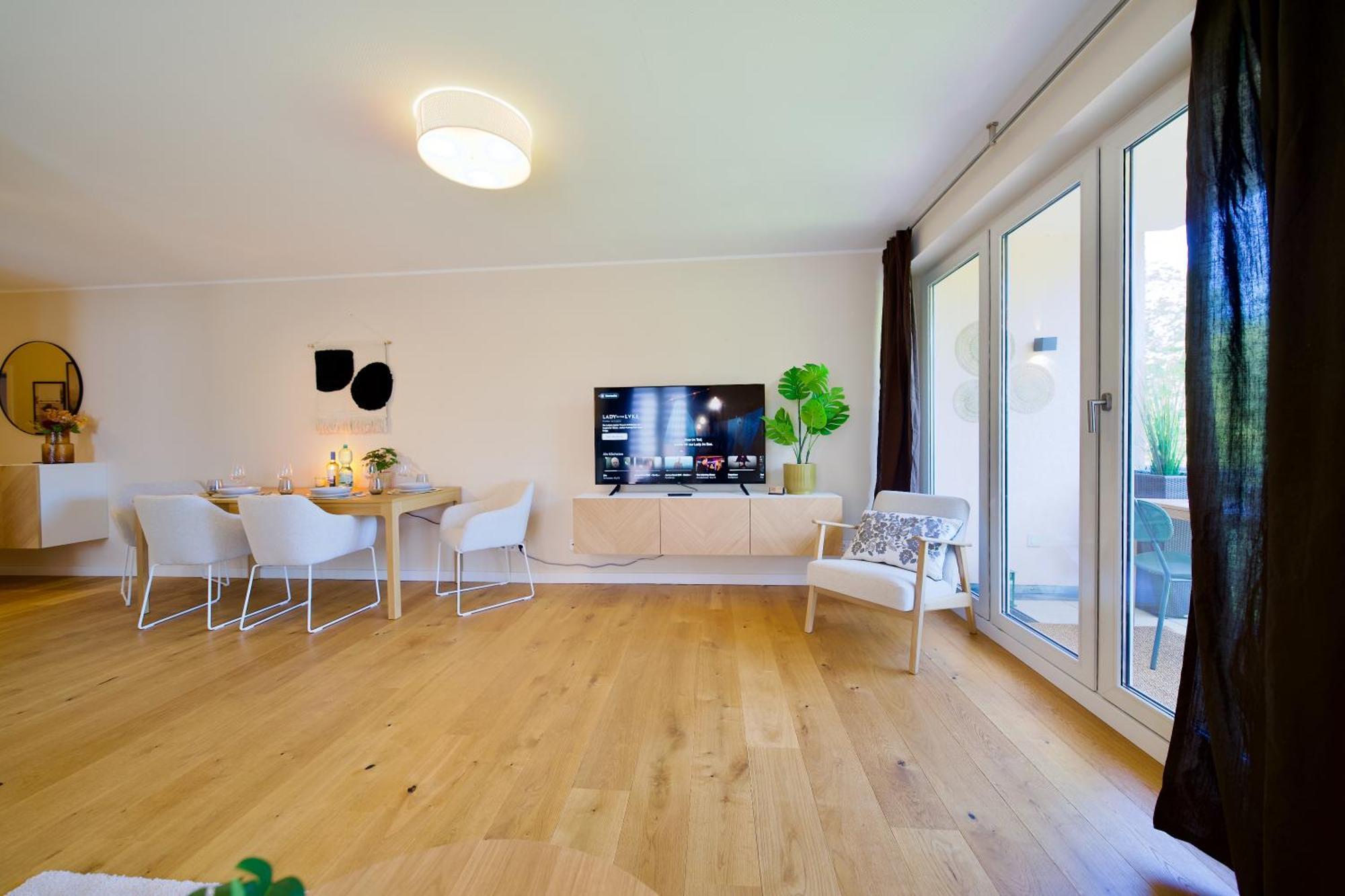 Edler Wohnraum Schwanenteich-Oase Mit Balkon, Kaffeevollautomat, Lift & Parkplatz Apartment Zwickau Luaran gambar